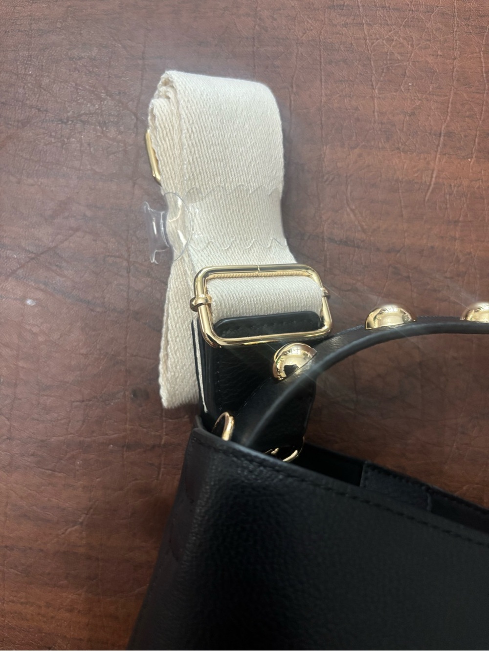 Universal Thread Bucket Bag - Picture 4 of 6